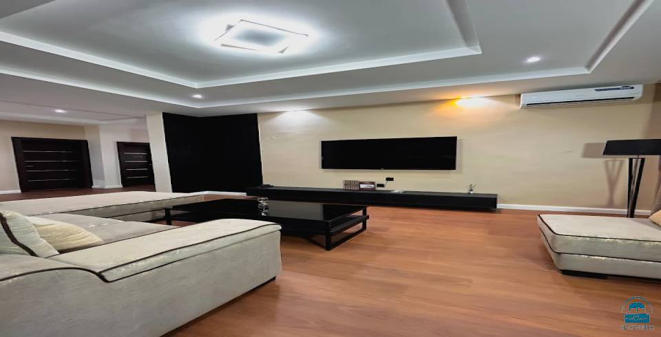 Nook and Cranny Apartments 
